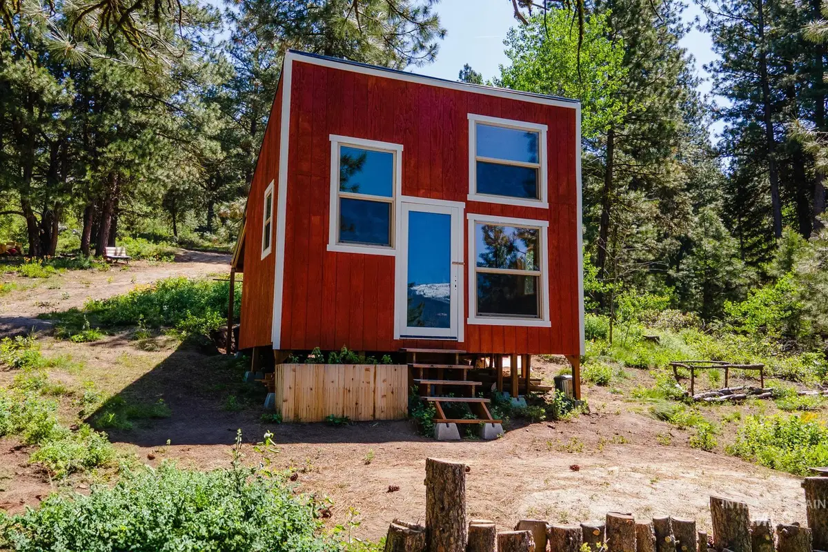 464 Collier View Road, Cascade, ID 83611 - Image #1