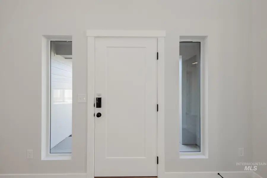 1109 W Cub River Dr, Meridian, ID 83642 - Image #2