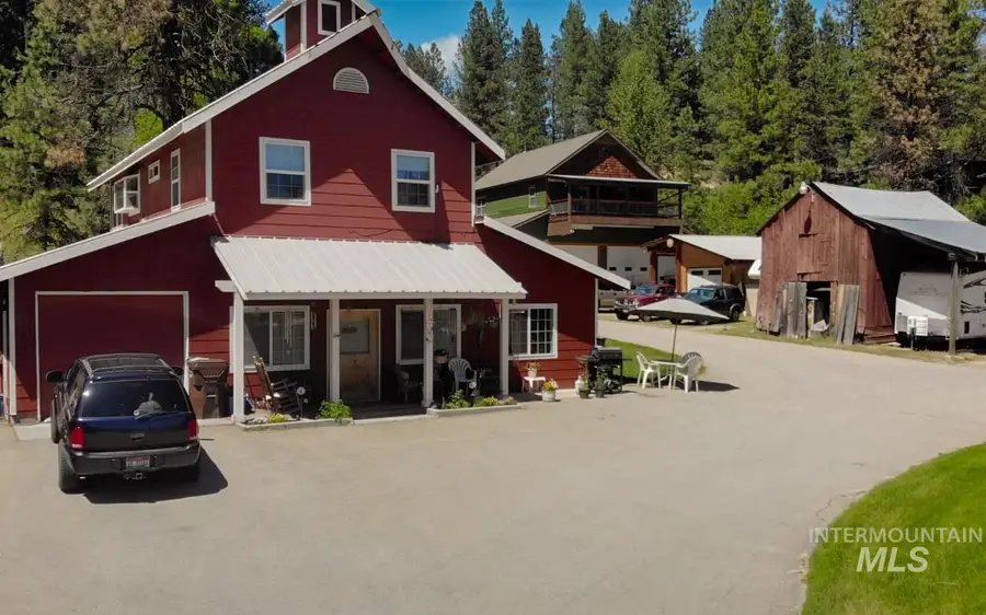 840/842 Banks Lowman Rd, Garden Valley, ID 83622 - Image #2