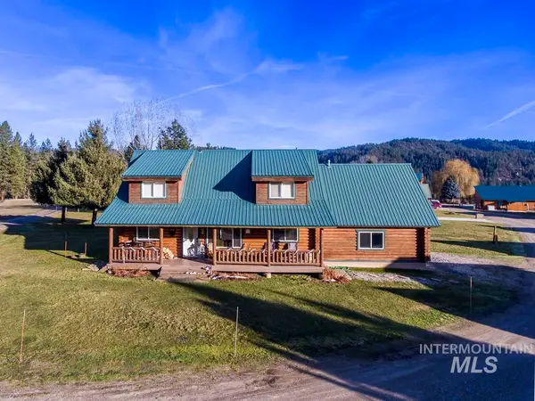 8 Terrace Dr, Garden Valley, ID 83622