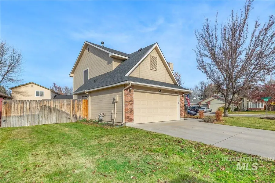 12024 W Harvester Ct, Boise, ID 83709 - Image #2
