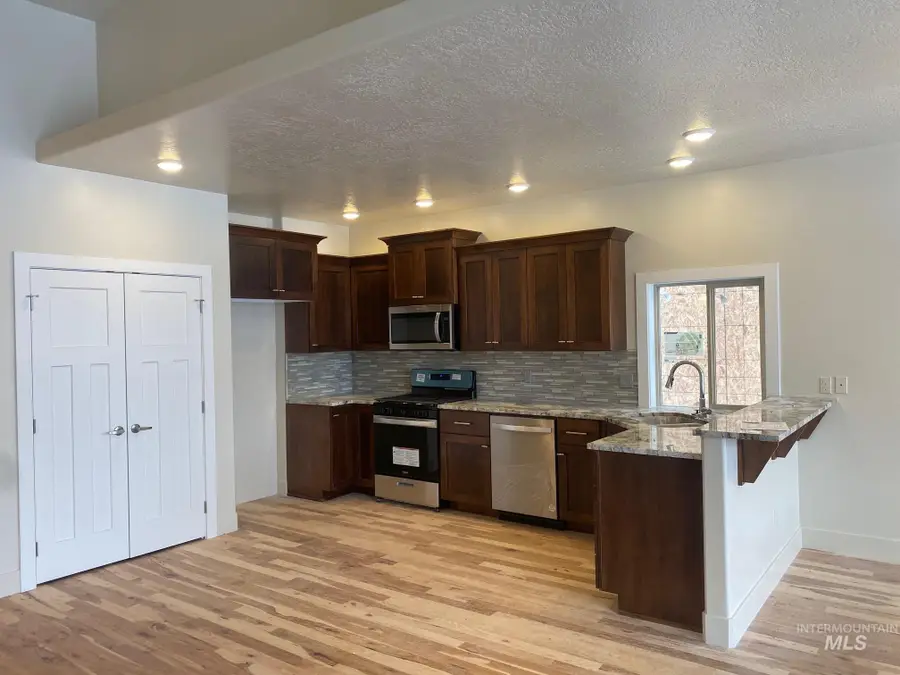 2504 E Hidden Creek Street, Nampa, ID 83687 - Image #3