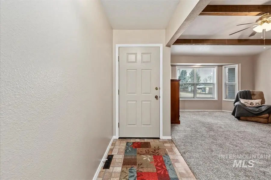 2804 Hillcrest Ln, Caldwell, ID 83605 - Image #3