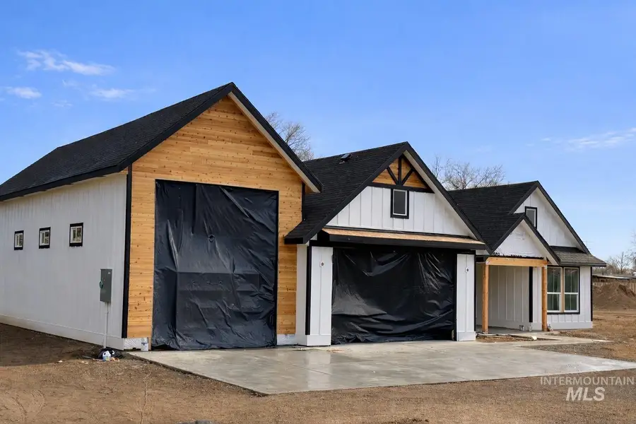 5540 SE Greenwood Ave, Mountain Home, ID 83647 - Image #2