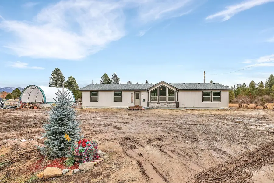 300 Cabarton Rd, Cascade, ID 83611 - Image #2