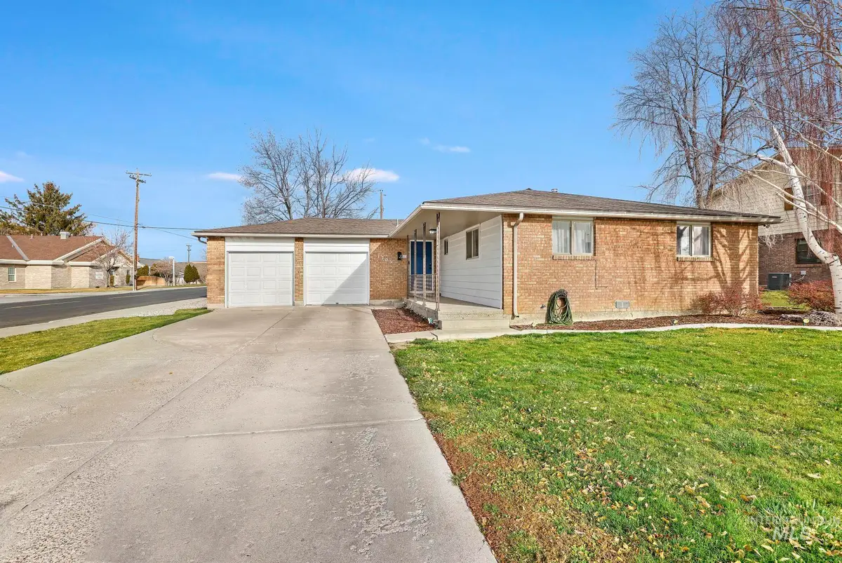 1705 Maplewood Dr, Twin Falls, ID 83301 - Image #1