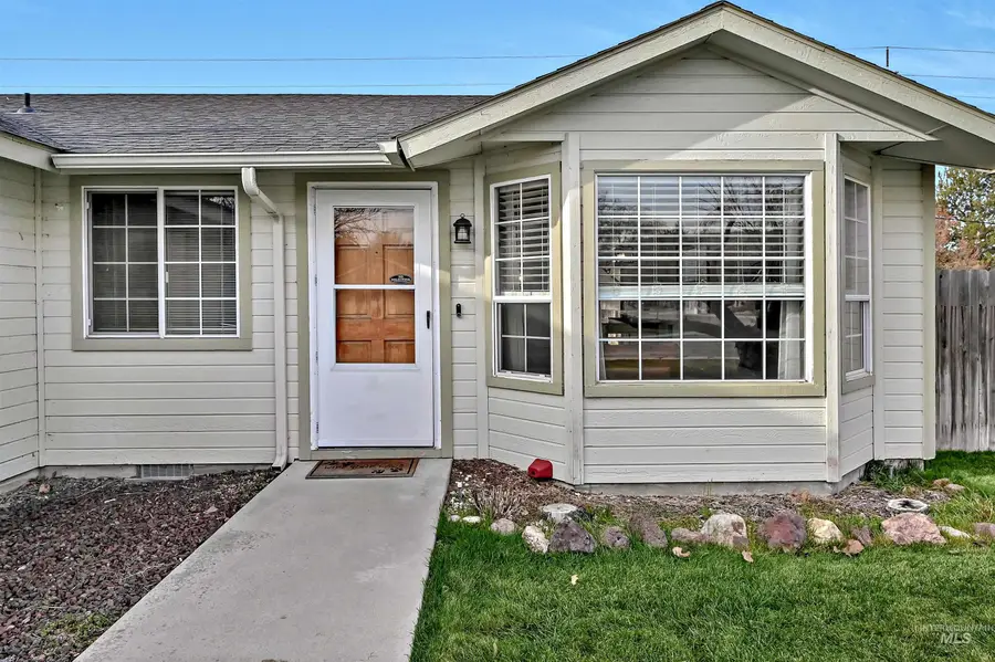 6895 N Amesbury Way, Boise, ID 83714 - Image #2