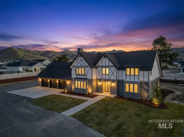 1740 Castle Way, Emmett, ID 83617