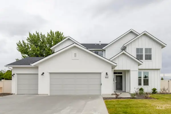 1077 Woods Bog Ave, Middleton, ID 83644