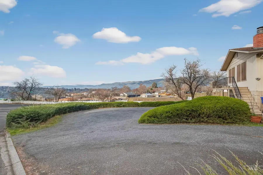 303 Karin Ave, Lewiston, ID 83501 - Image #2