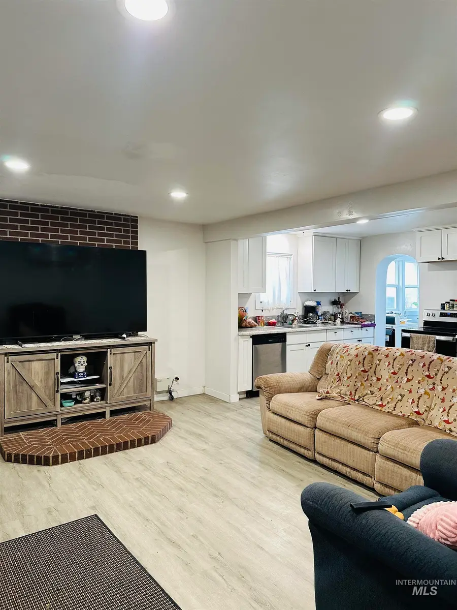 203 E Idaho Street, Paul, ID 83347 - #3