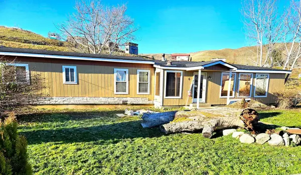 6 Harris Creek Ln, Horseshoe Bend, ID 83629
