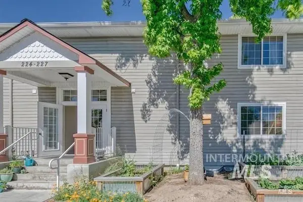 225 W Village Ln, Boise, ID 83702