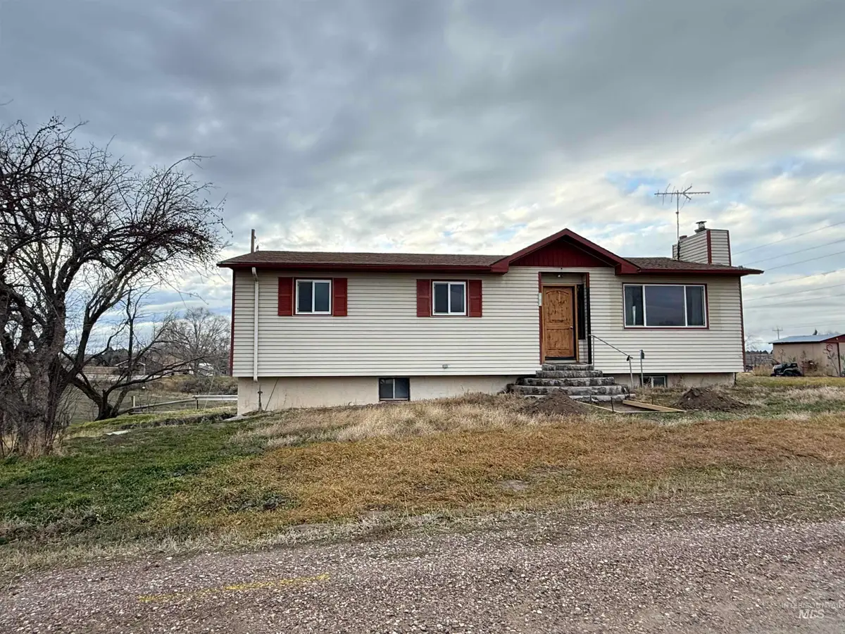 2932 S Arthur, American Falls, ID 83211 - #1