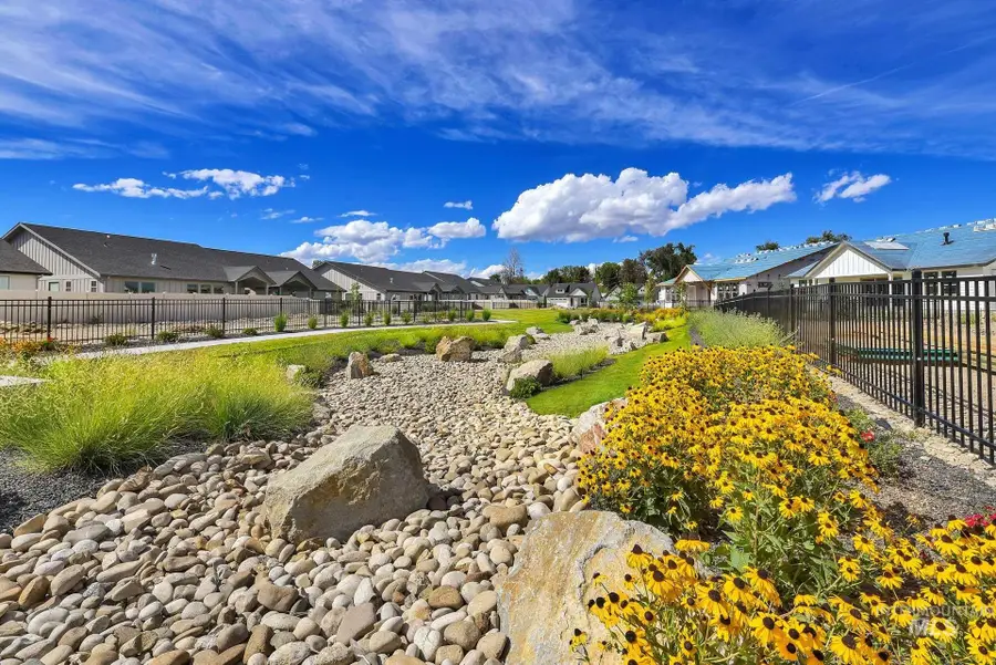 1760 N Green Pine Ln, Star, ID 83669 - Image #2