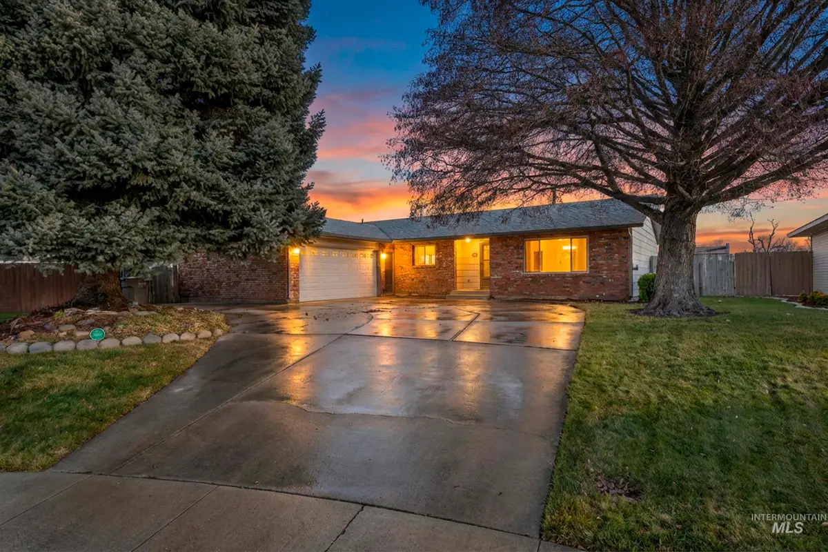 80 S Heather Dr, Nampa, ID 83651 - Image #1