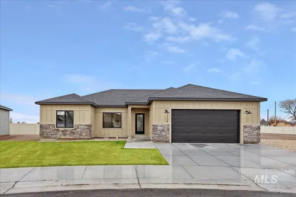 1104 Bronze Dr, Rupert, ID 83350