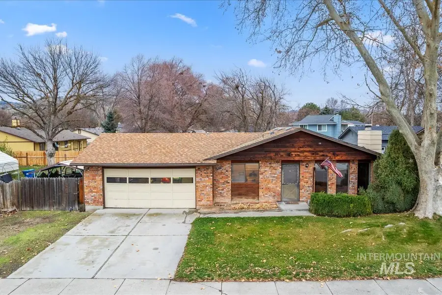 4518 N Bluegrass Ave, Boise, ID 83703 - Image #2