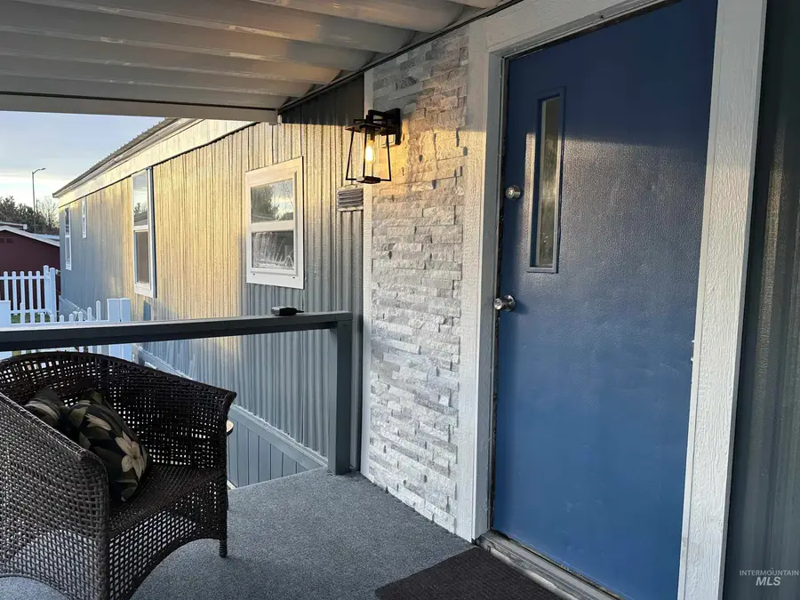 5637 Fairfax Ln, Boise, ID 83714 - Image #3