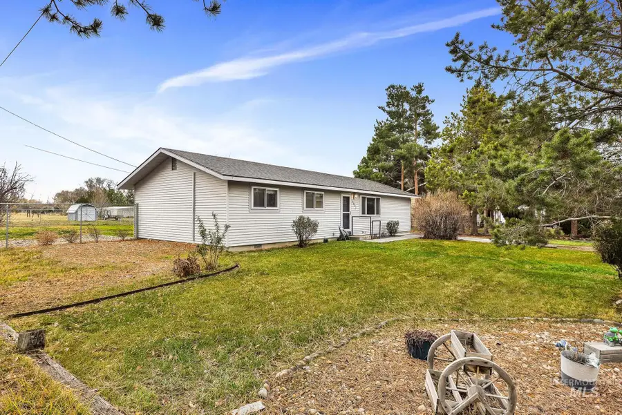 3866 NW Dutton, Mountain Home, ID 83647 - Image #2