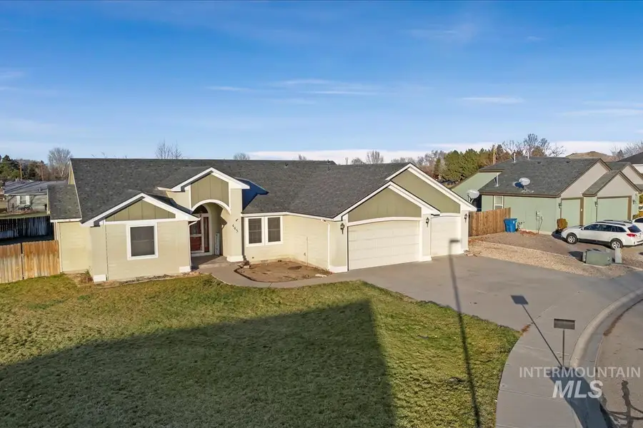 445 NE Greystone Loop, Mountain Home, ID 83647 - Image #2