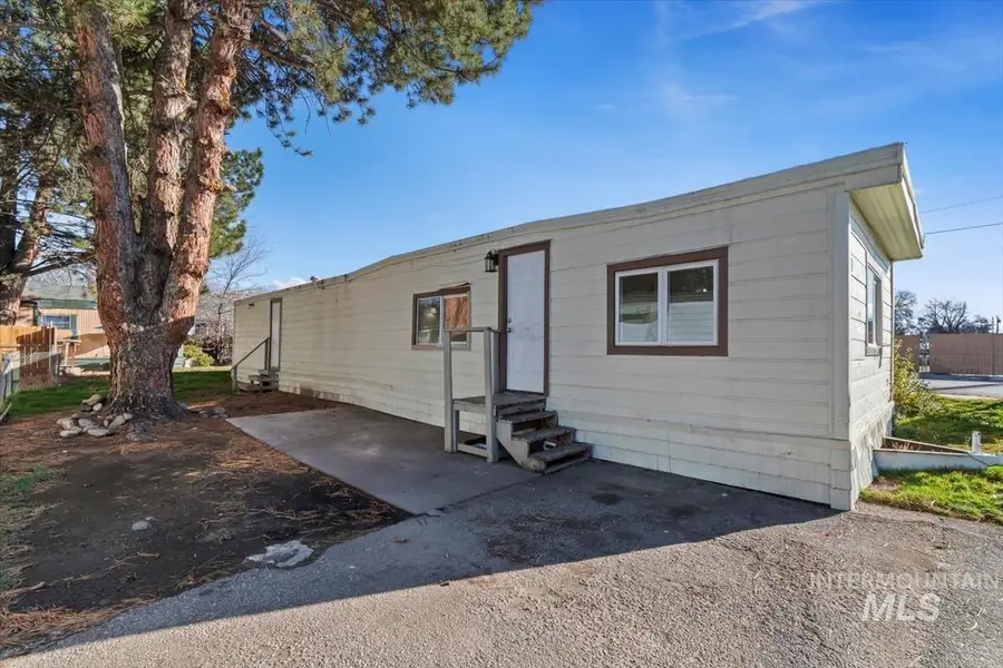 412 E 48th St Trlr 21, Garden City, ID 83714 - Image #3