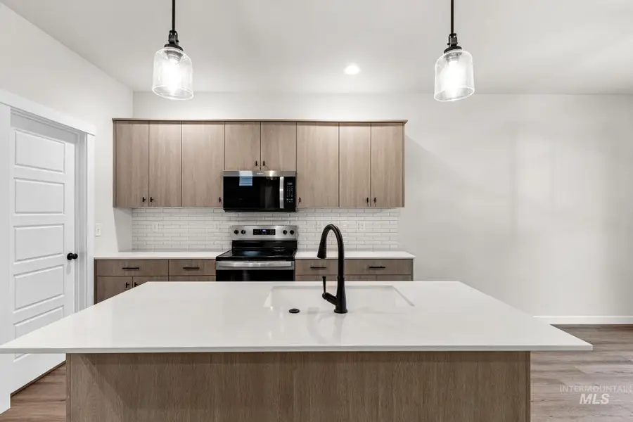 936 N Mirror Creek Way, Meridian, ID 83642 - #3