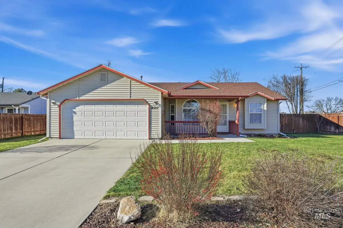 807 S Bonneville, Nampa, ID 83686 - Image #1