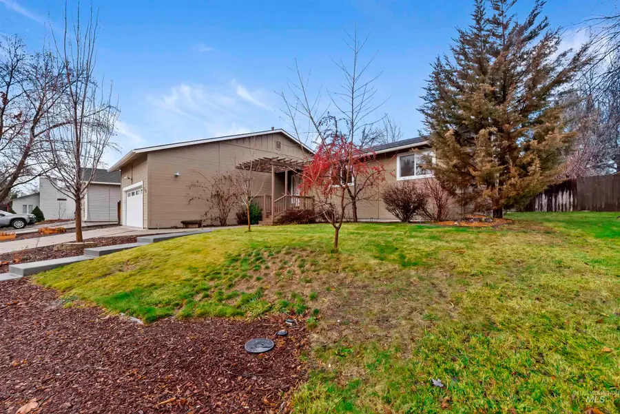 557 N Stierman Way, Eagle, ID 83616 - Image #2