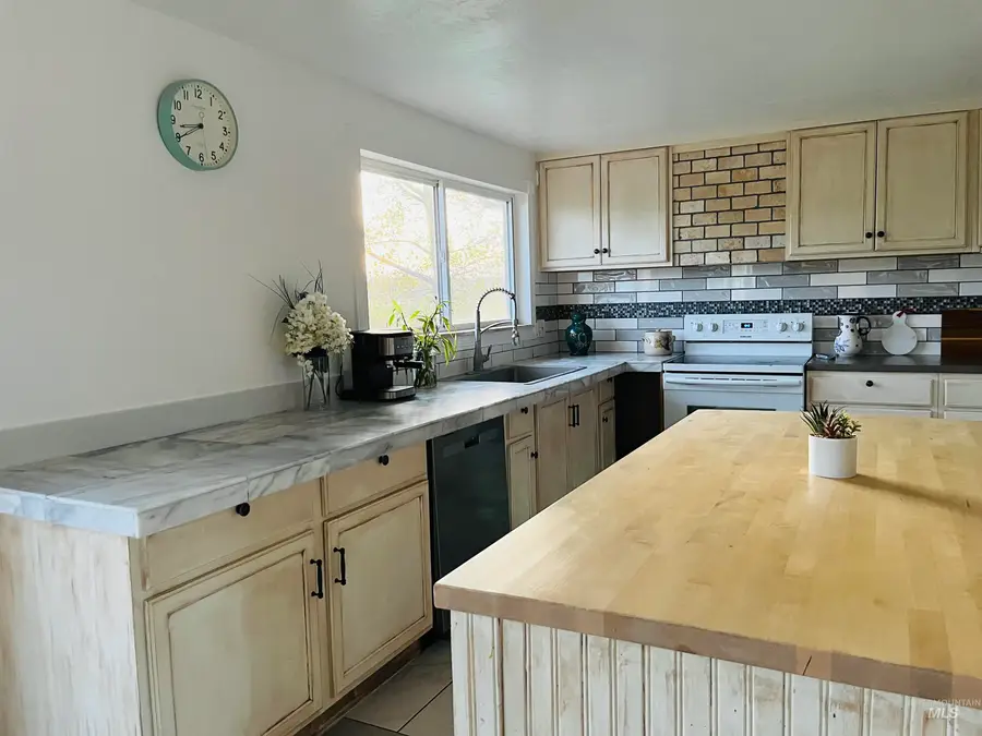 627 Sugar Ave, Ontario, OR 97914 - Image #3