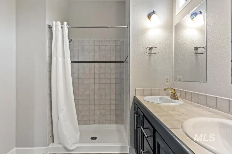 3684 W Stanwich Dr, Meridian, ID 83646 - #2