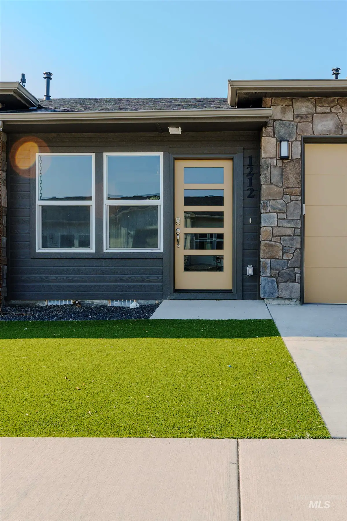 1212 Phillips Circle, Ontario, OR 97914 - Image #1