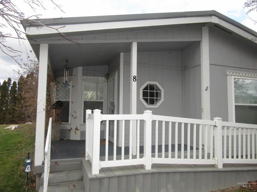 910 Moon Glo Ave #8, Buhl, ID 83316 - #2
