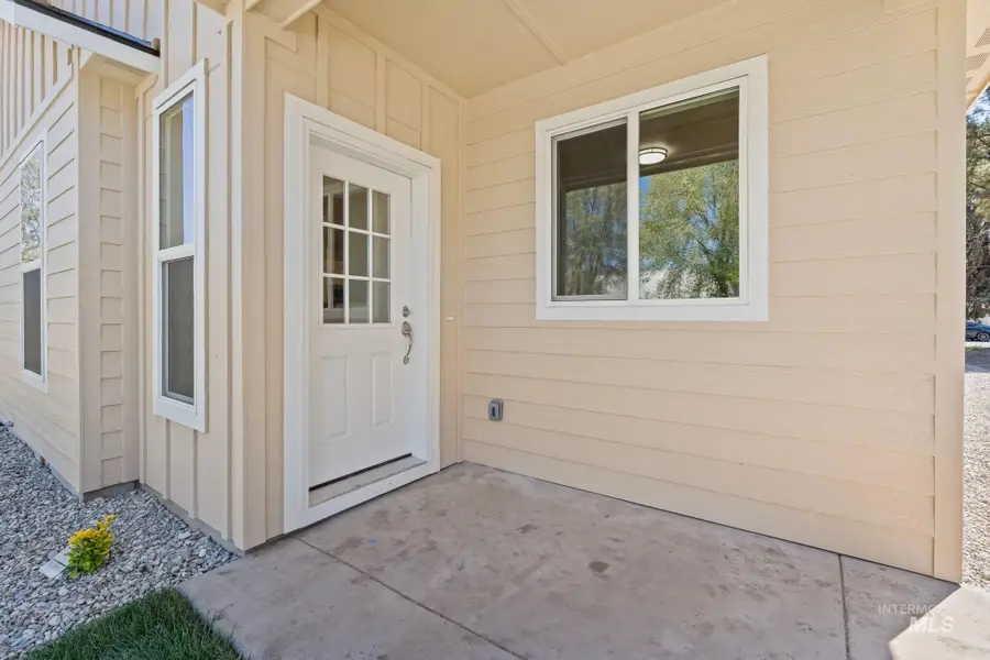 780 S 3rd W "b" St, Mountain Home, ID 83686 - #3
