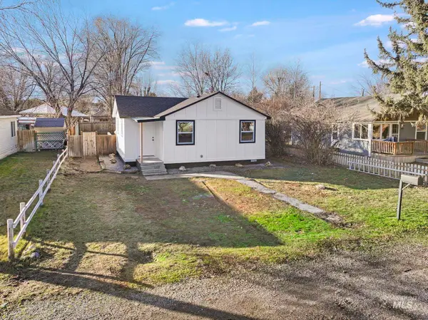 1033 Nevada St, Gooding, ID 83330