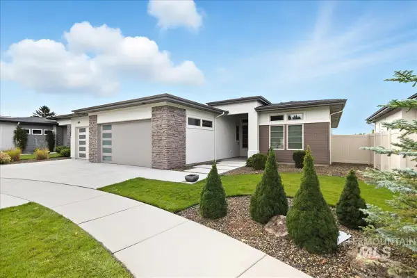 569 W Carnelian Lane, Eagle, ID 83616
