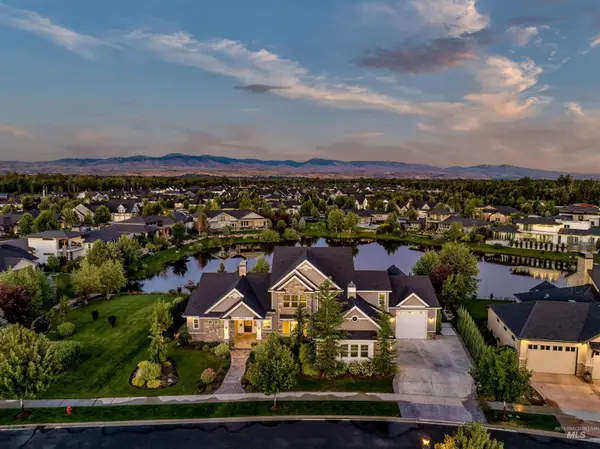 900 S Brentbrook Ln, Eagle, ID 83616