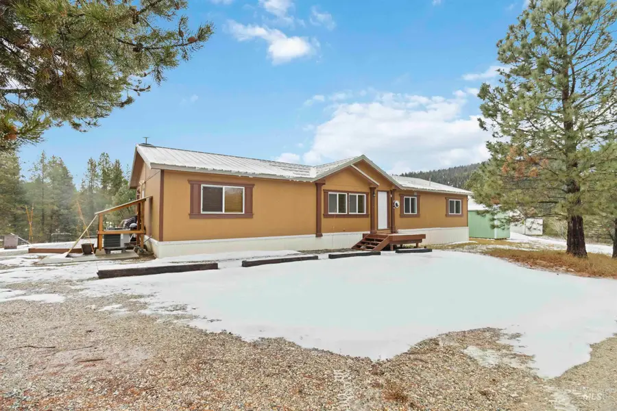 9592 Packer John Rd, Cascade, ID 83611 - Image #2