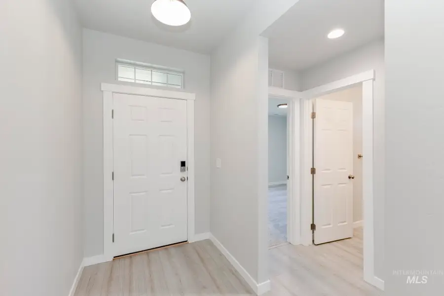 18390 N Sweet William Ave, Nampa, ID 83687 - Image #2