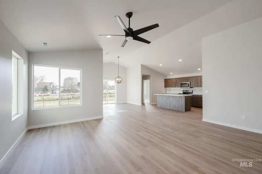 18391 N Sweet William Ave, Nampa, ID 83687 - Image #2