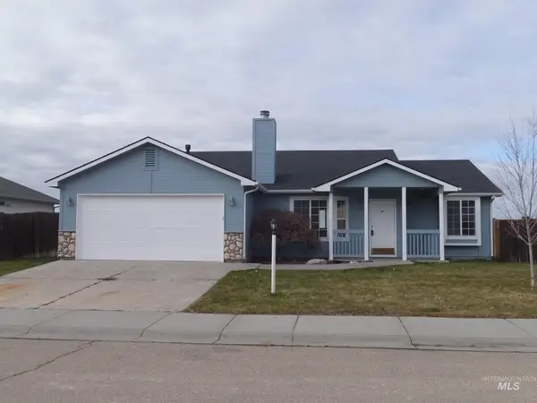 905 Gem Stone Way, Emmett, ID 83617