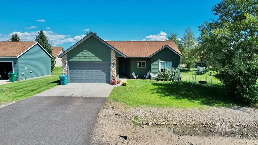16 Buckskin Dr, Donnelly, ID 83615 - Image #2