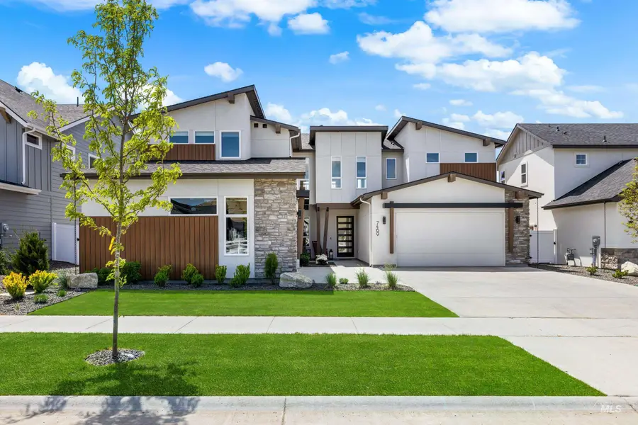 7469 W Diamond Lake Dr, Boise, ID 83714 - Image #2