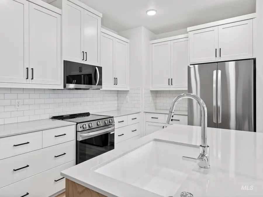 2160 E Deep Purple Ln, Meridian, ID 83642 - Image #3