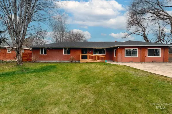 819 S Powerline Rd, Nampa, ID 83686