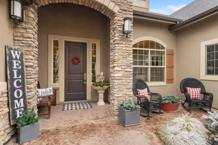 5609 W Founders Dr, Eagle, ID 83616 - Image #2