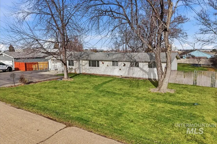 6222 E Carson Ave, Nampa, ID 83687 - Image #2