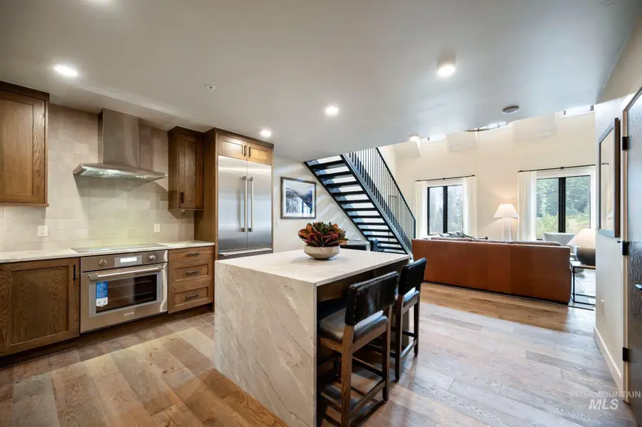 700 Village Drive #402, Donnelly, ID 83615 - Image #2