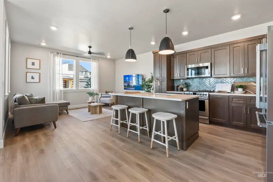 124 S Koyukuk Ln, Star, ID 83669 - Image #2