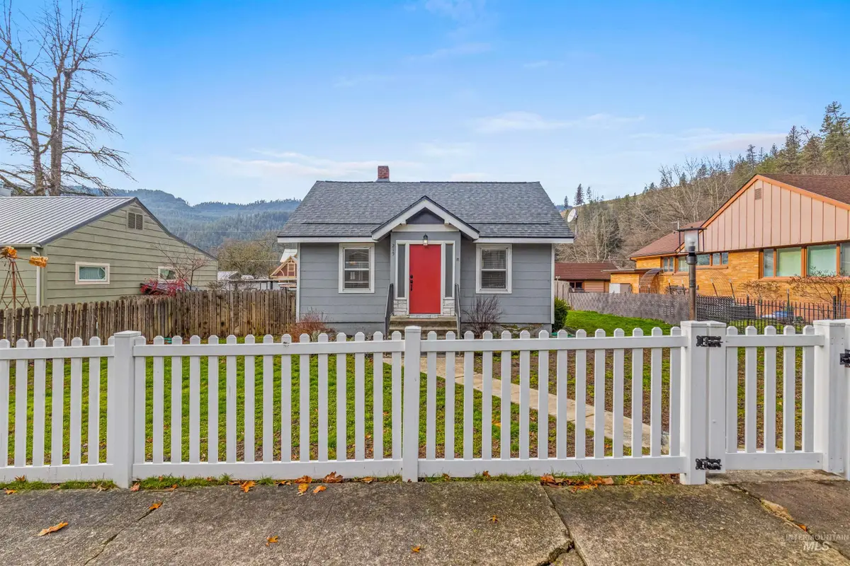 215 N F St, Orofino, ID 83544 - Image #1